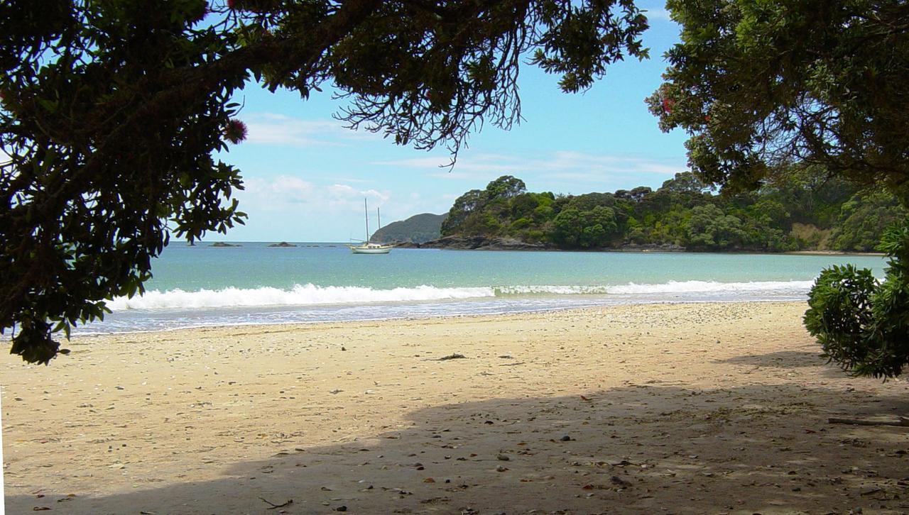 By The Bay Beachfront Apartments Mangonui Buitenkant foto