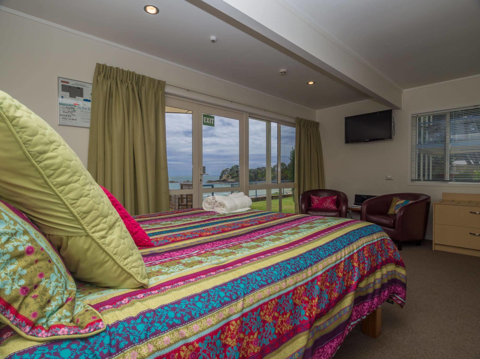 By The Bay Beachfront Apartments Mangonui Buitenkant foto