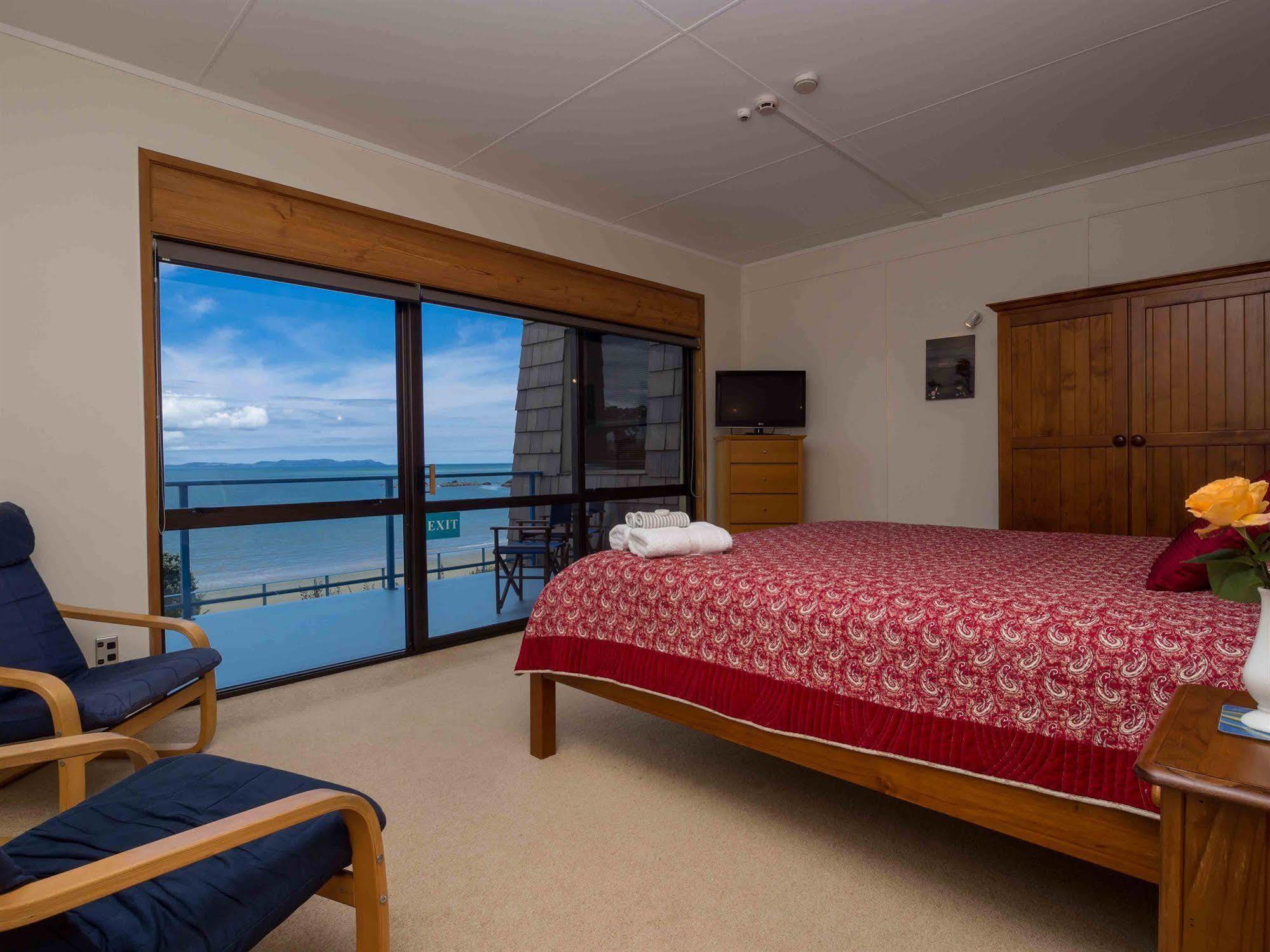 By The Bay Beachfront Apartments Mangonui Buitenkant foto